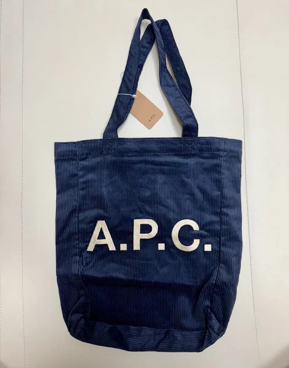 아페쎄 a.p.c. 코듀로이 자수 에코백